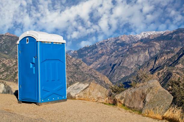 Porta potty delivery and setup in Utica, OH